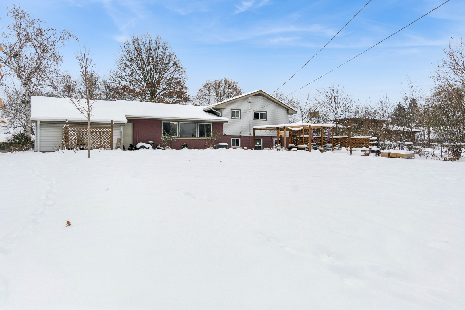 23W039 Hackberry Drive, Glen Ellyn, IL 60137