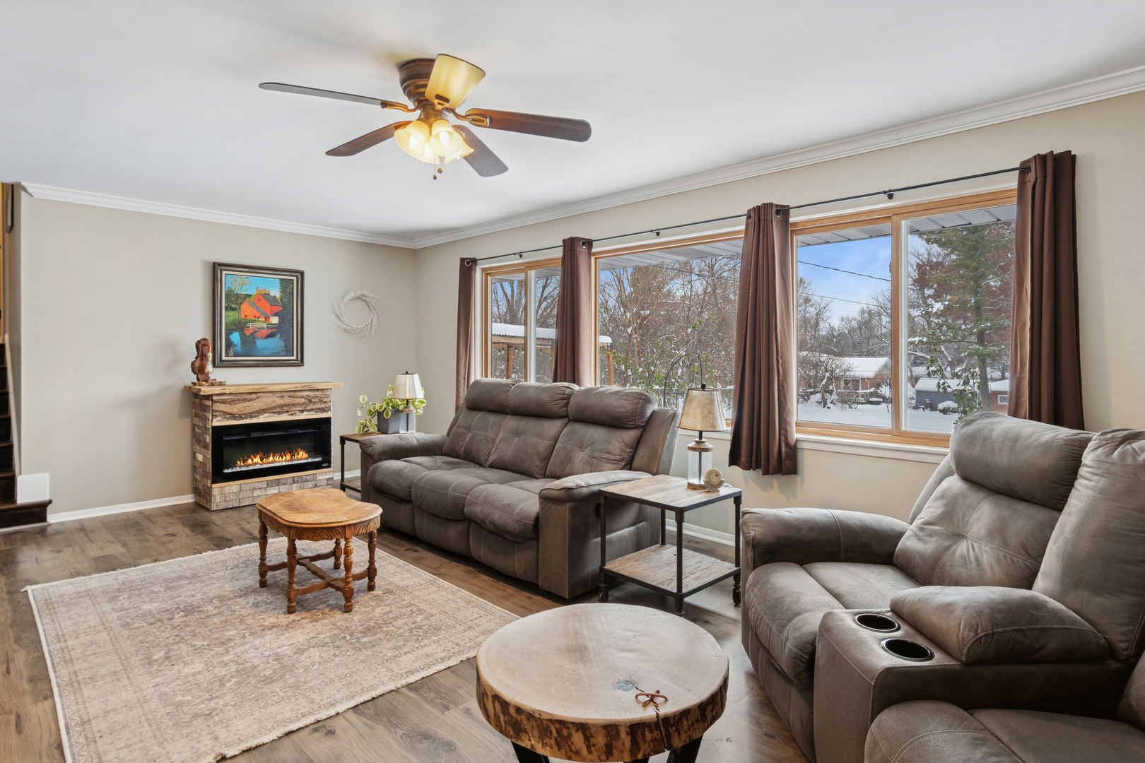 23W039 Hackberry Drive, Glen Ellyn, IL 60137