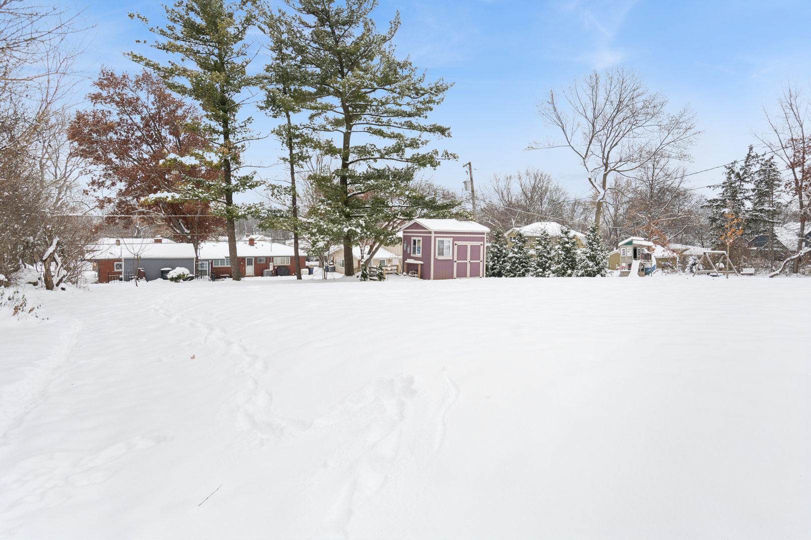 23W039 Hackberry Drive, Glen Ellyn, IL 60137
