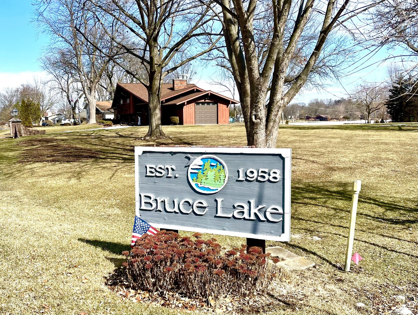 704 Plainfield Road, Downers Grove, IL 60516