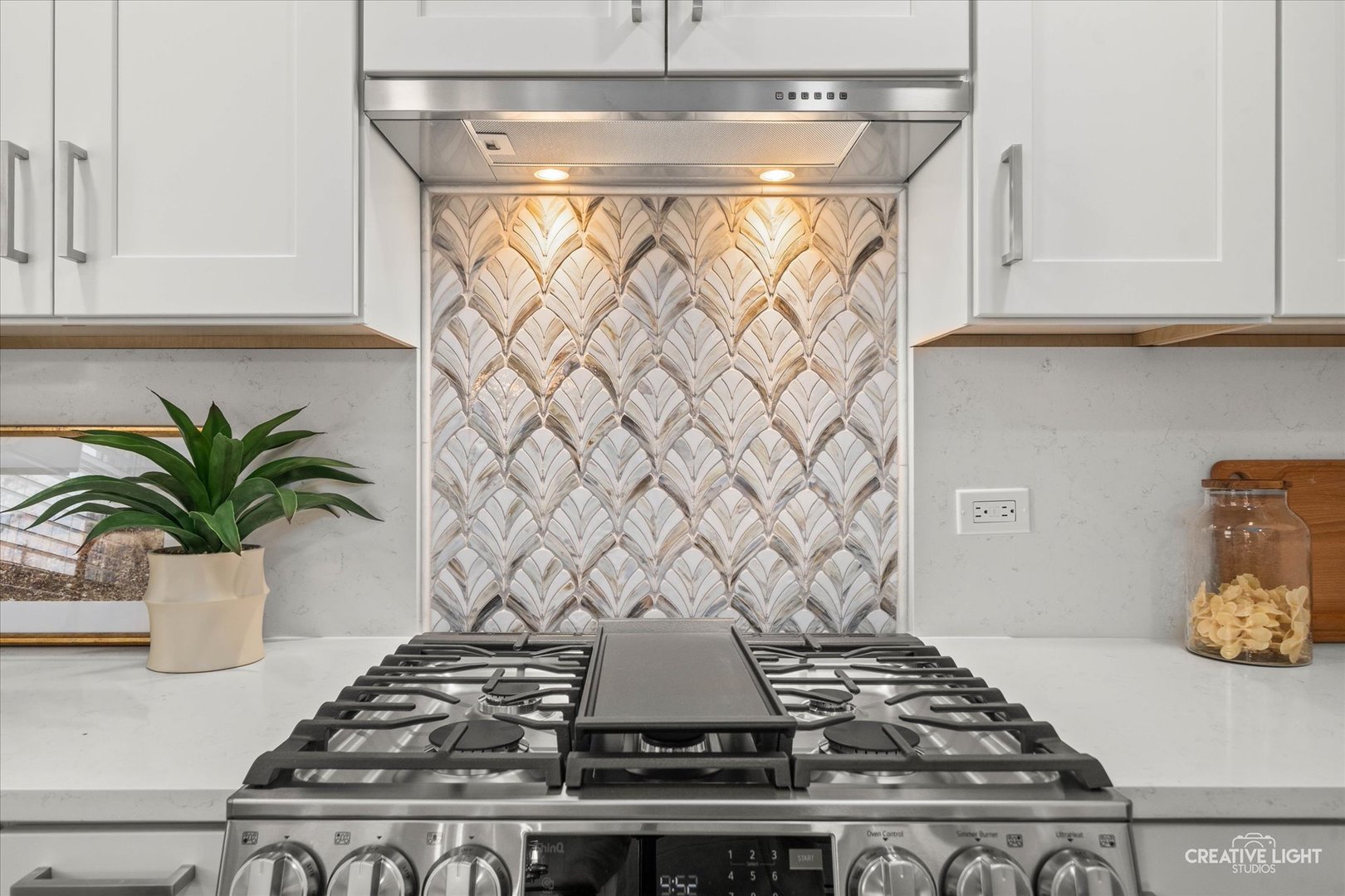 704 Plainfield Road, Downers Grove, IL 60516