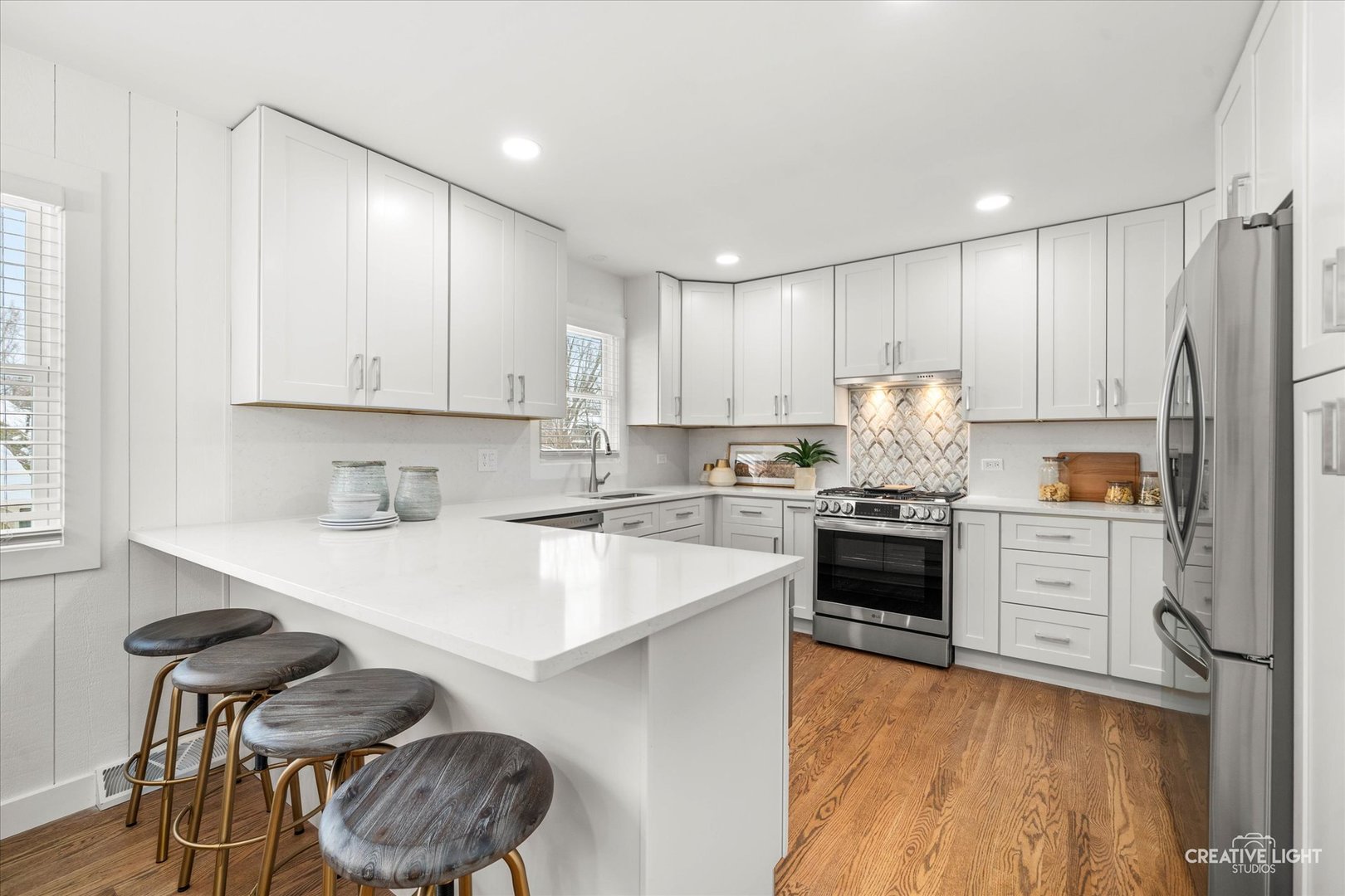 704 Plainfield Road, Downers Grove, IL 60516