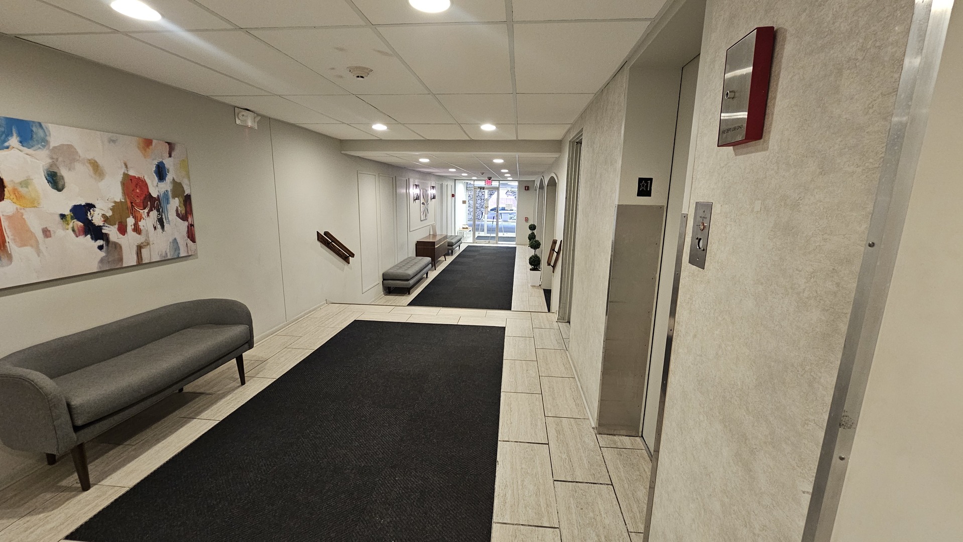 1321 S Finley Road #105, Lombard, IL 60148