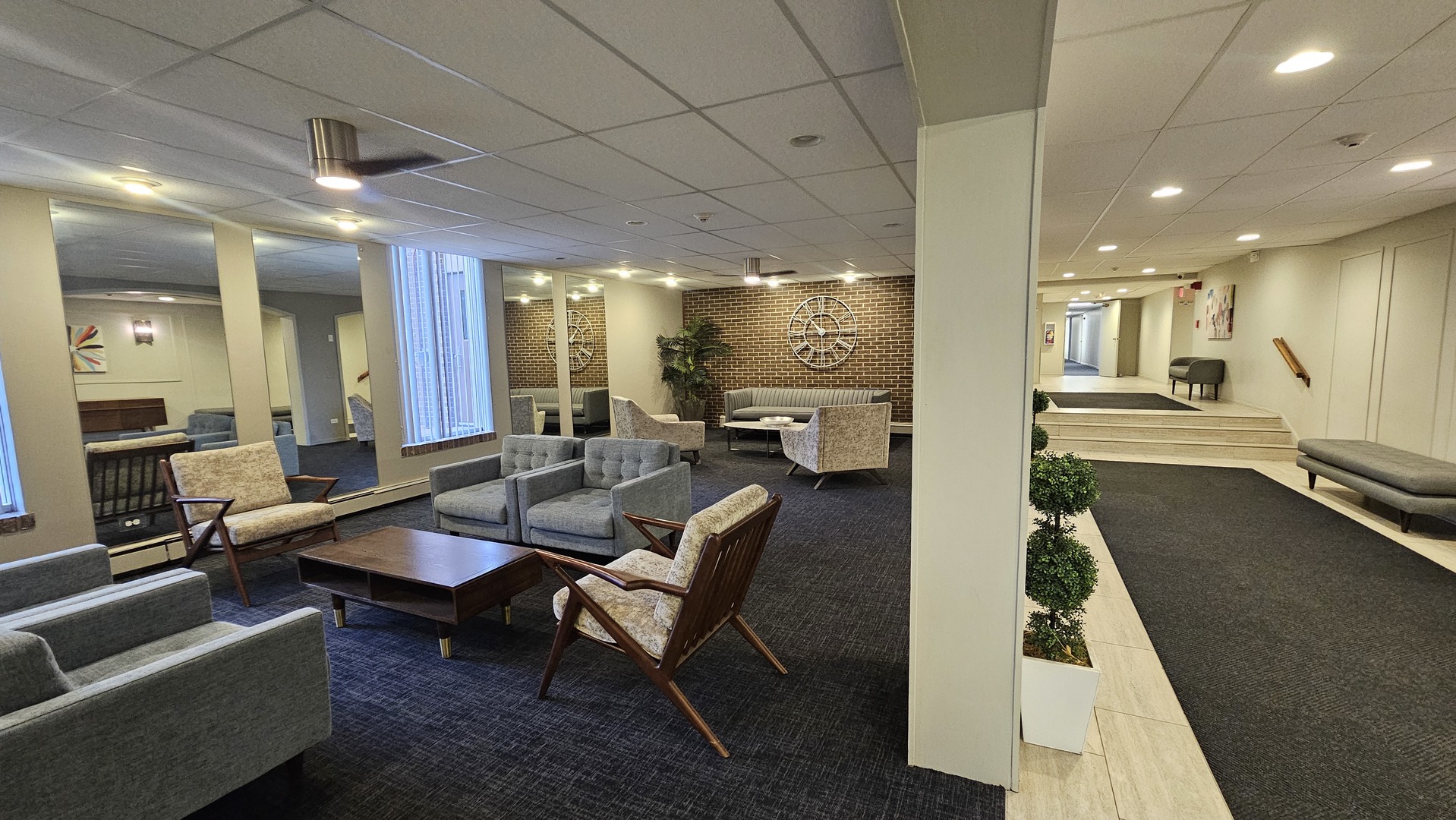 1321 S Finley Road #105, Lombard, IL 60148