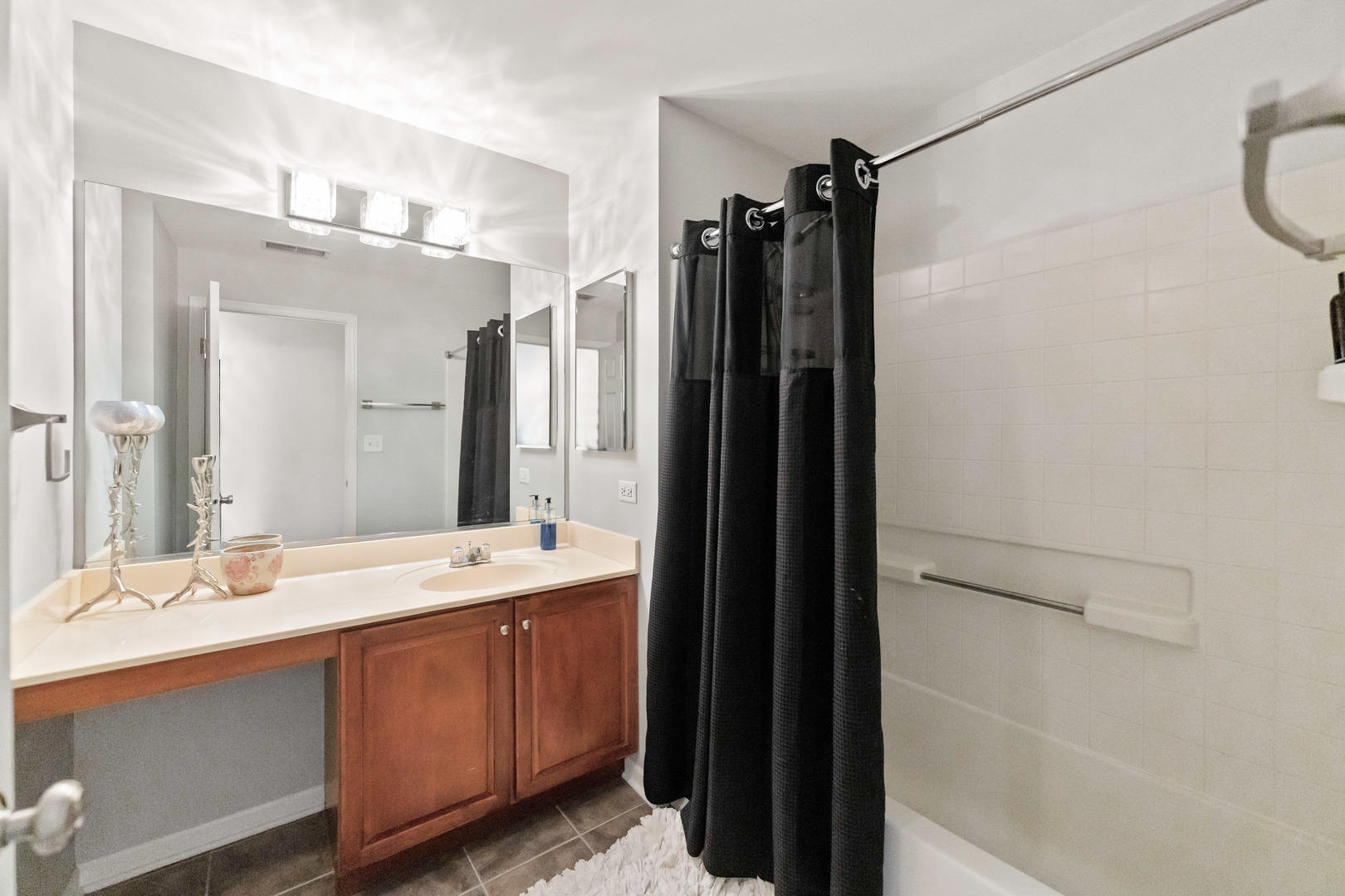 32802 Fowler Circle, Warrenville, IL 60555