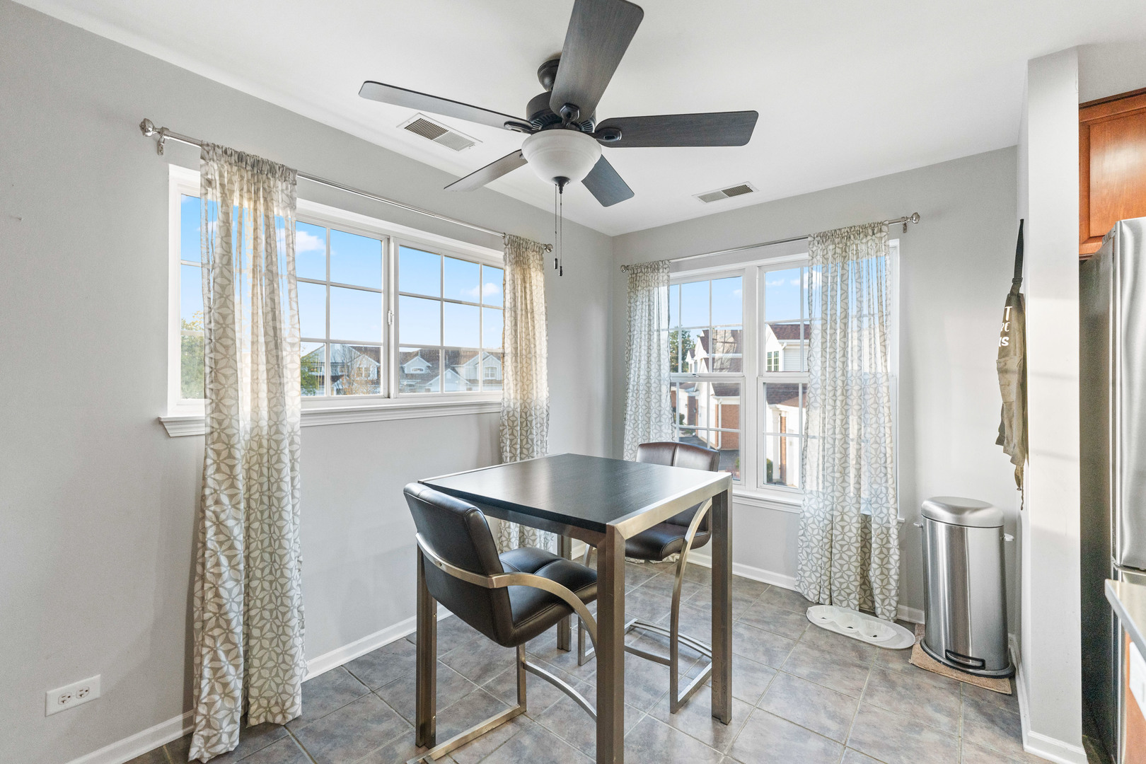 32802 Fowler Circle, Warrenville, IL 60555