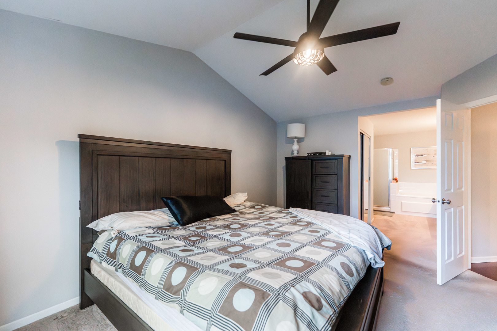 32802 Fowler Circle, Warrenville, IL 60555