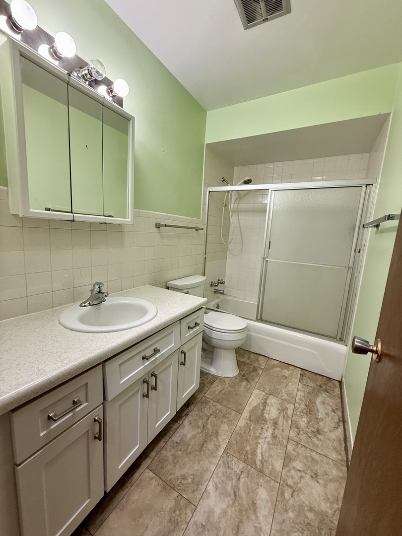 402 Elmwood Drive, Belvidere, IL 61008