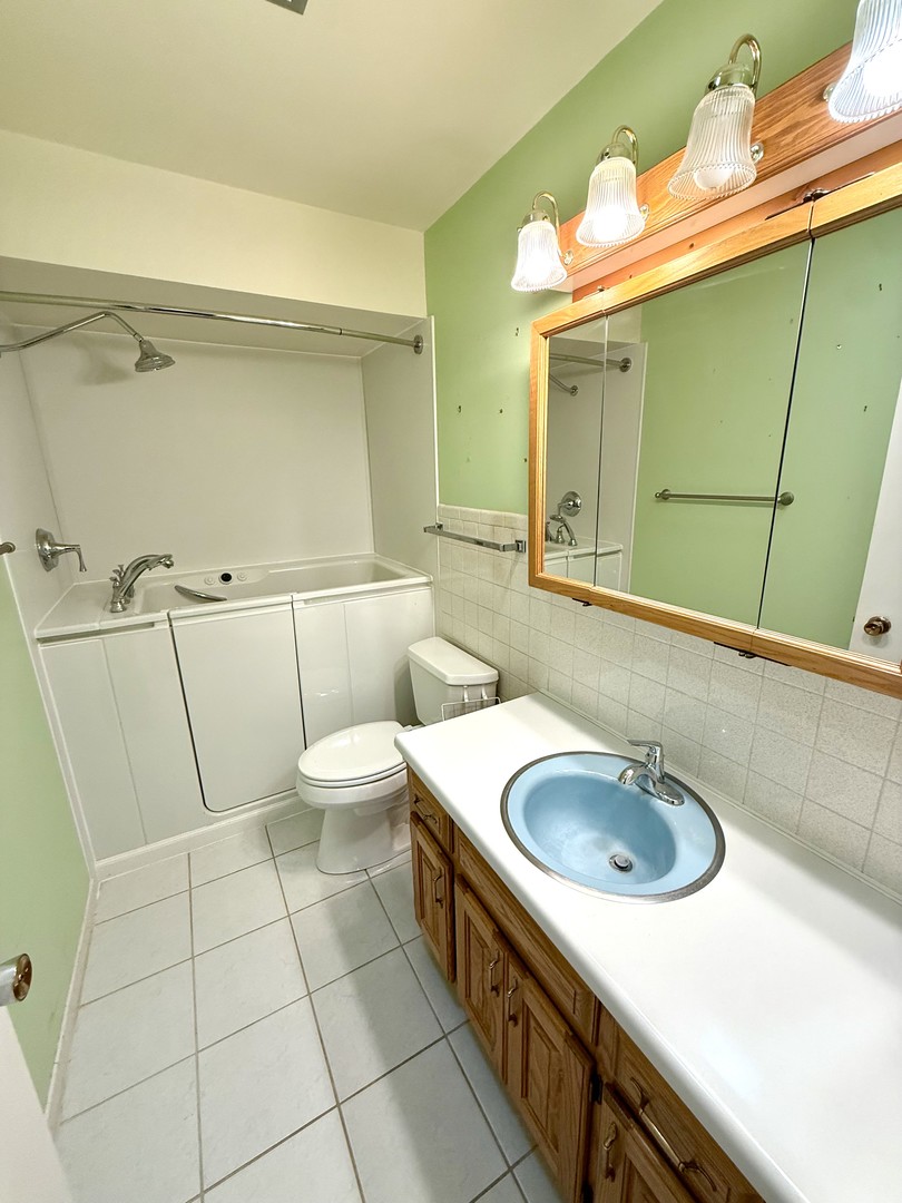 402 Elmwood Drive, Belvidere, IL 61008