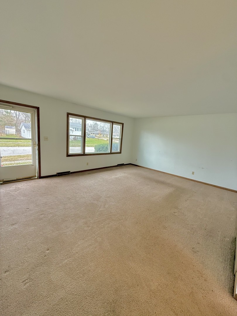 402 Elmwood Drive, Belvidere, IL 61008