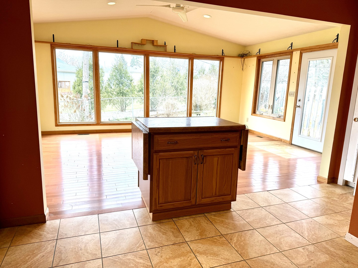 402 Elmwood Drive, Belvidere, IL 61008