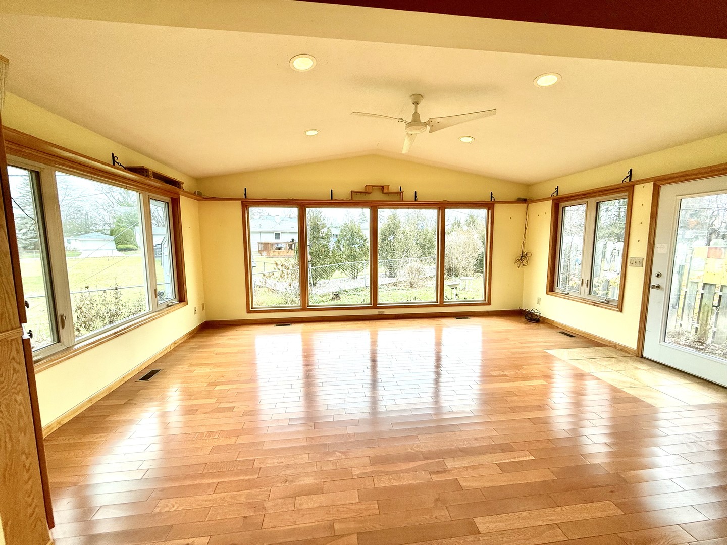 402 Elmwood Drive, Belvidere, IL 61008