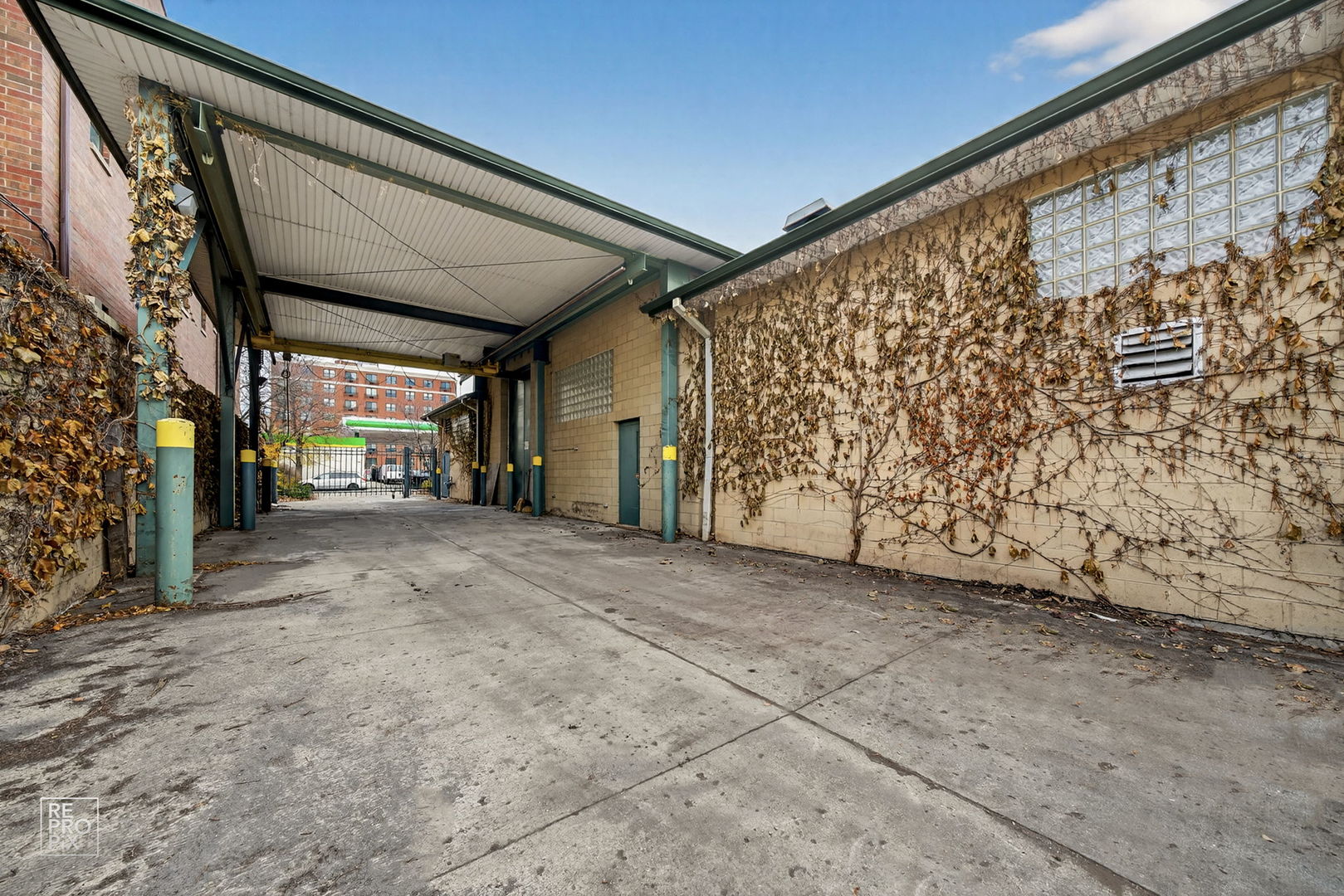 1900 W Peterson Avenue, Chicago, IL 60660