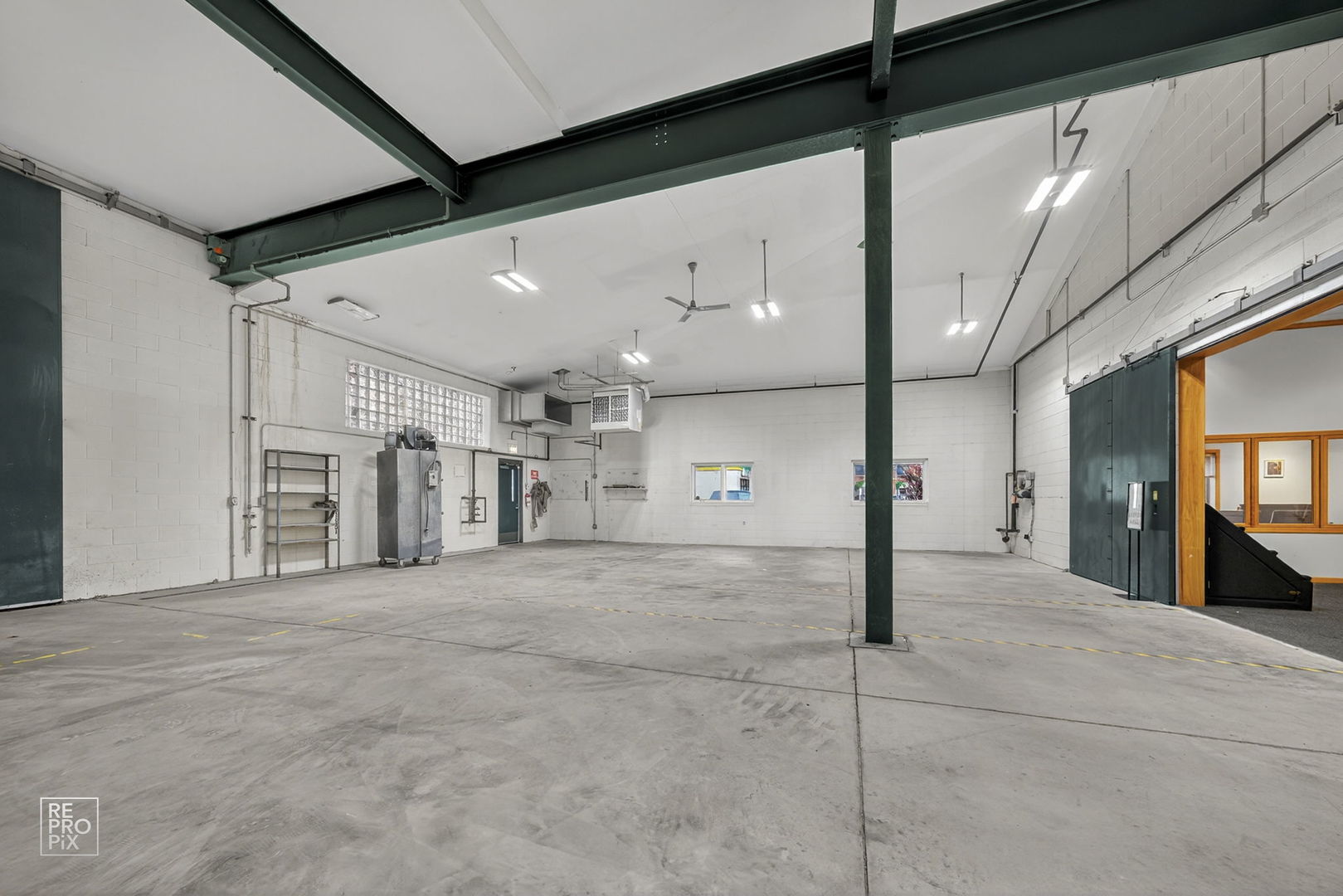 1900 W Peterson Avenue, Chicago, IL 60660