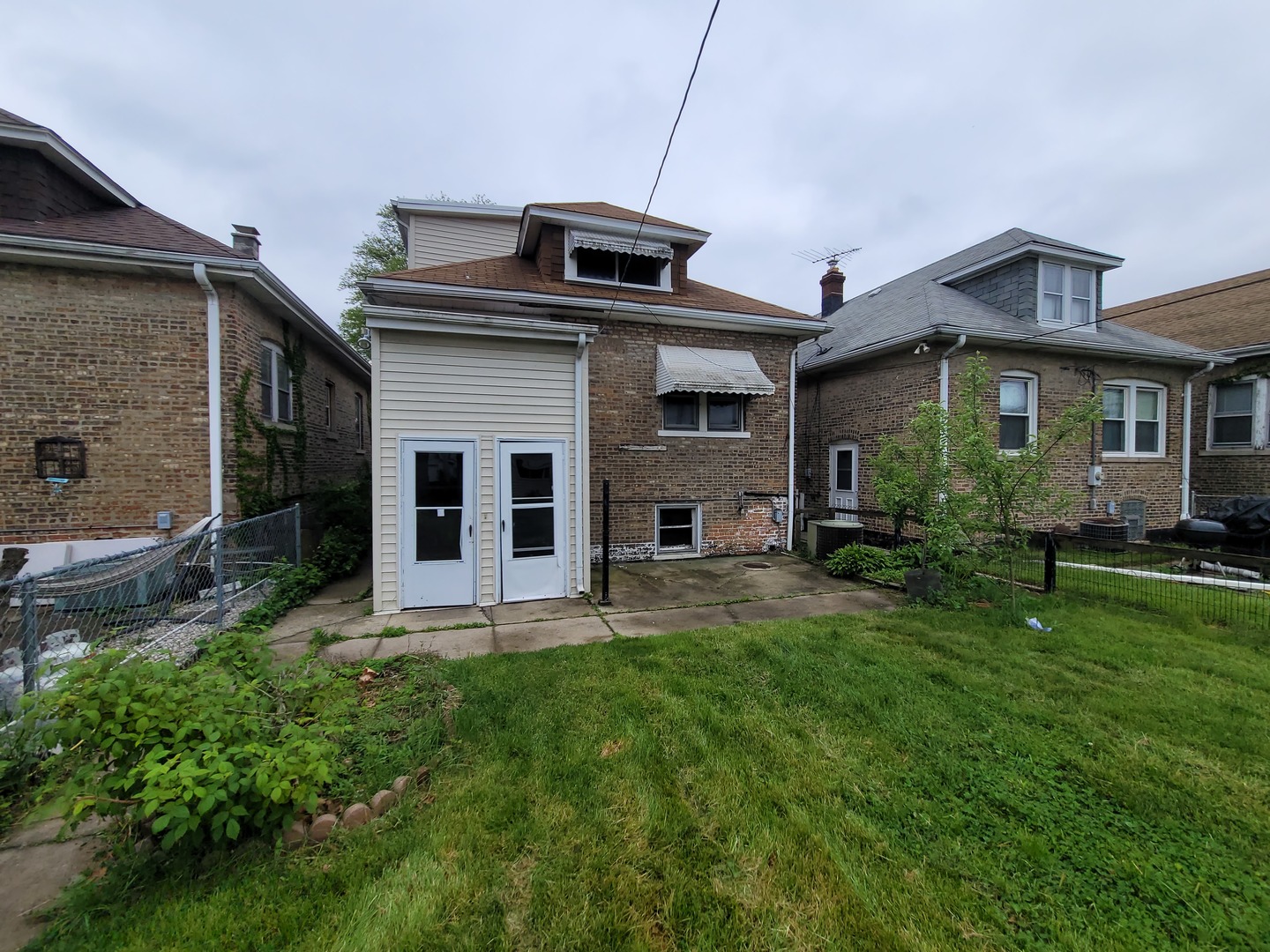 2221 Home Avenue, Berwyn, IL 60402