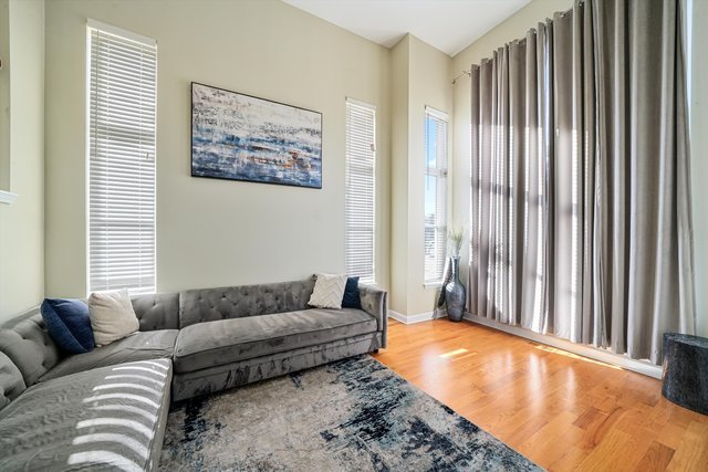 7943 W 92nd Street #7947, Hickory Hills, IL 60457