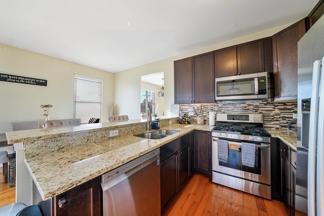 7943 W 92nd Street #7947, Hickory Hills, IL 60457