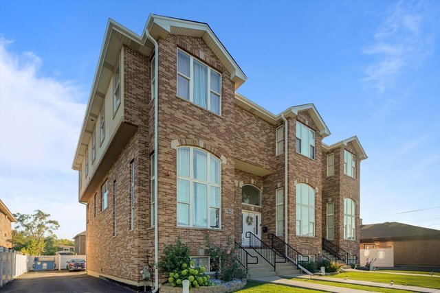 7943 W 92nd Street #7947, Hickory Hills, IL 60457