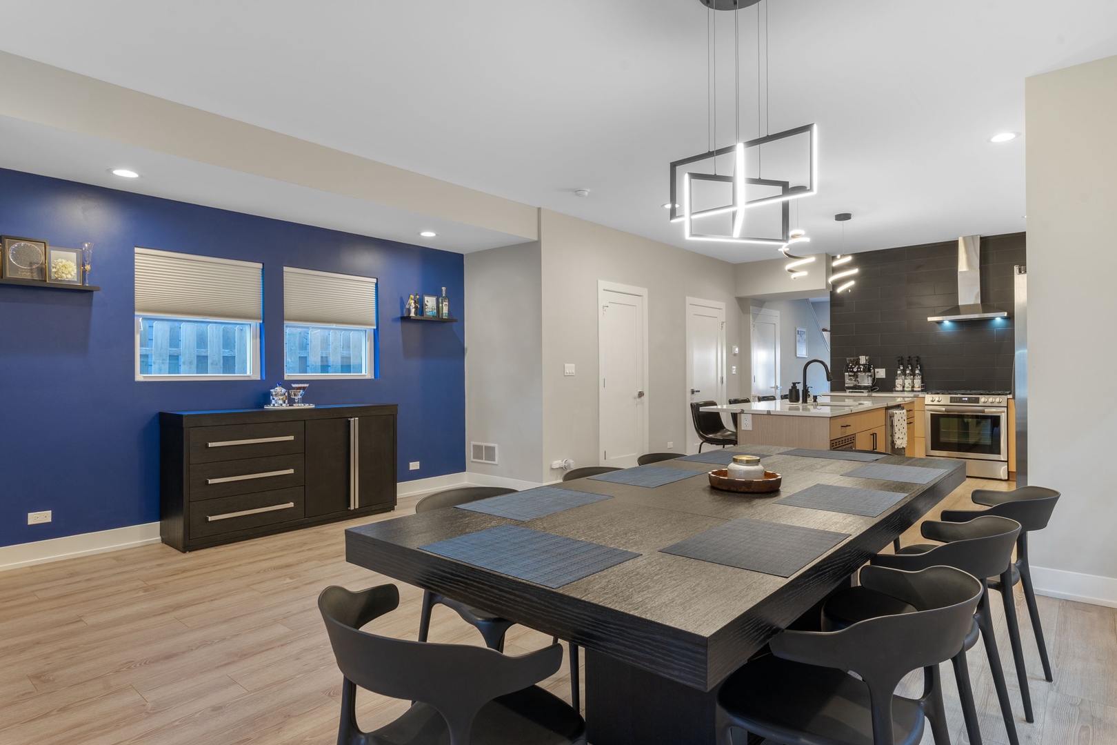 1822 N 36th Avenue, Stone Park, IL 60165