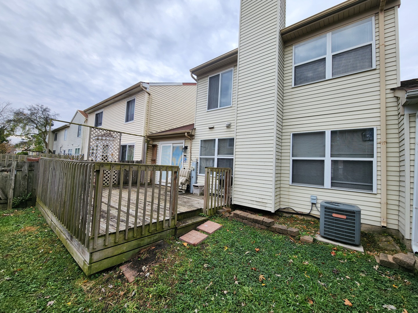 1429 Oxford Street, Carol Stream, IL 60188