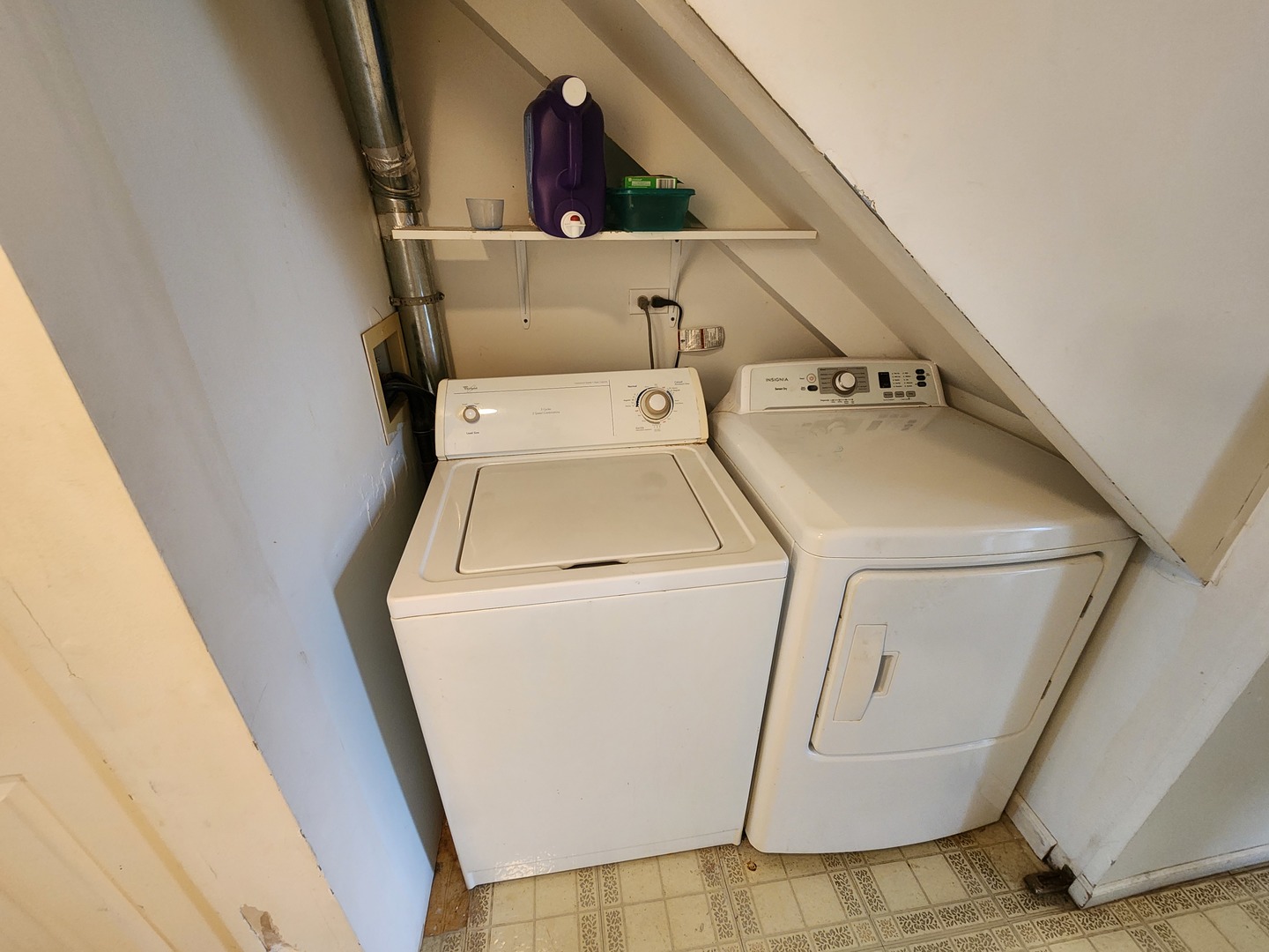 1429 Oxford Street, Carol Stream, IL 60188