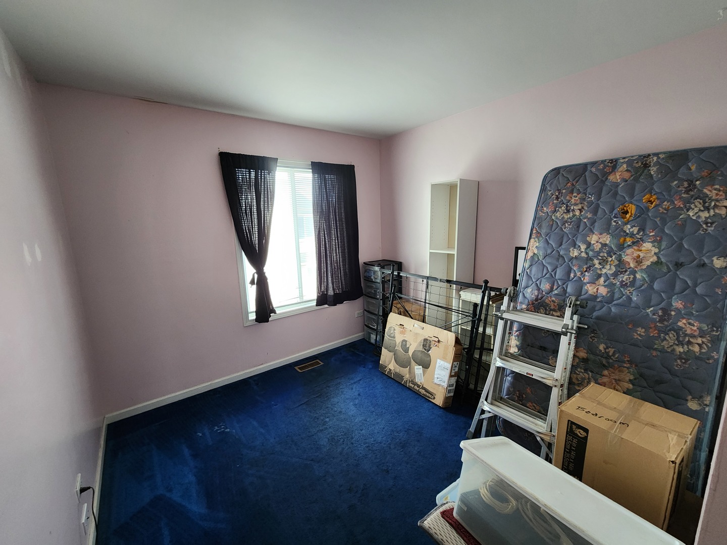 1429 Oxford Street, Carol Stream, IL 60188