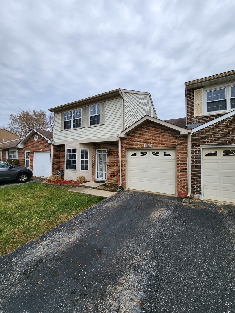 1429 Oxford Street, Carol Stream, IL 60188