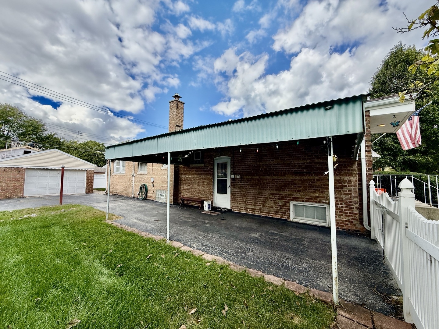 10416 S Sacramento Avenue, Chicago, IL 60655