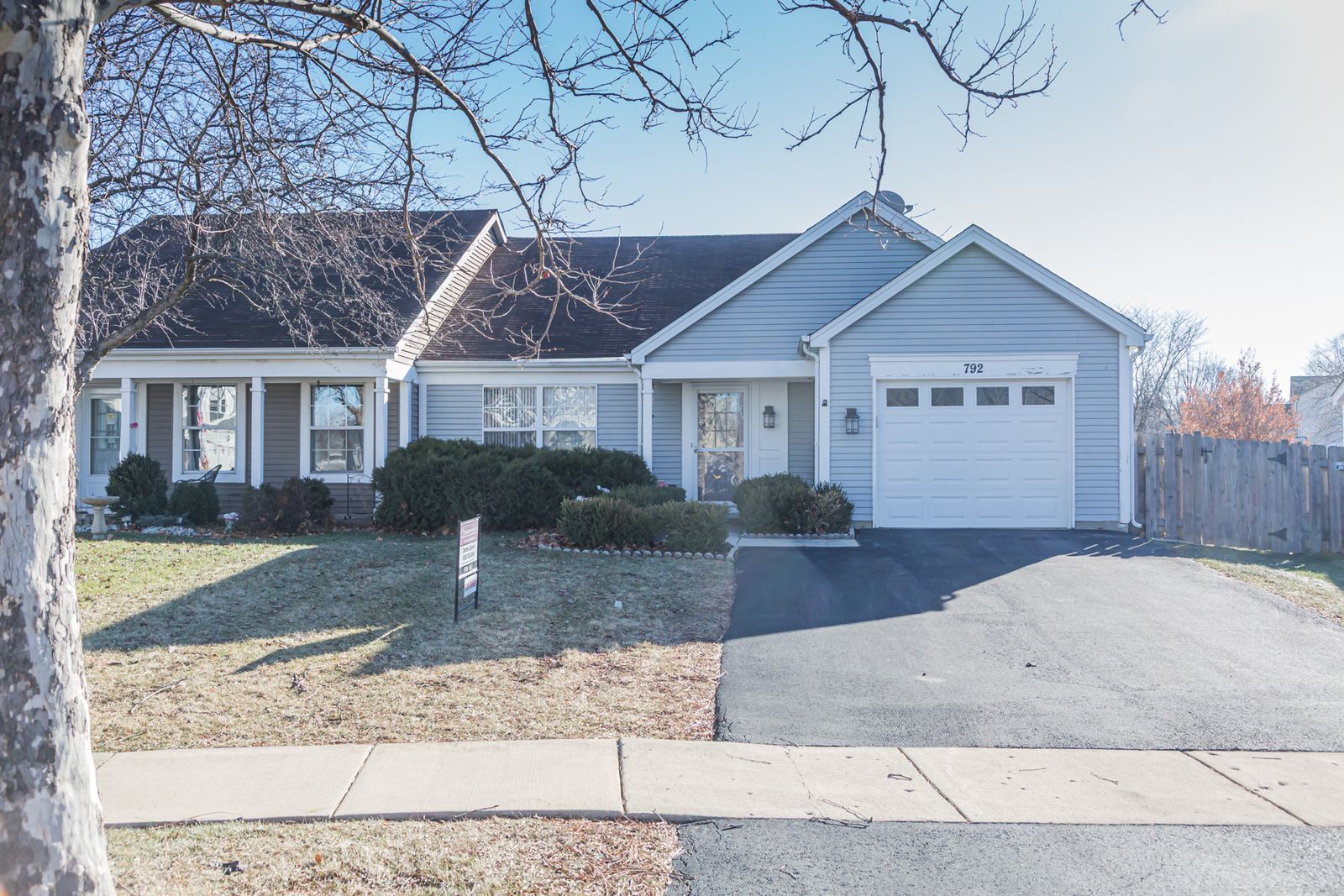 792 Trinity Court, Carol Stream, IL 60188