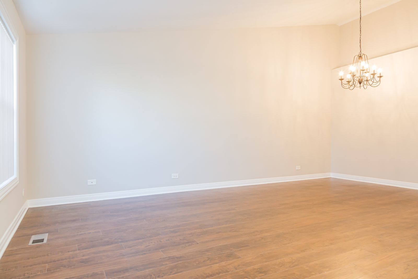 792 Trinity Court, Carol Stream, IL 60188