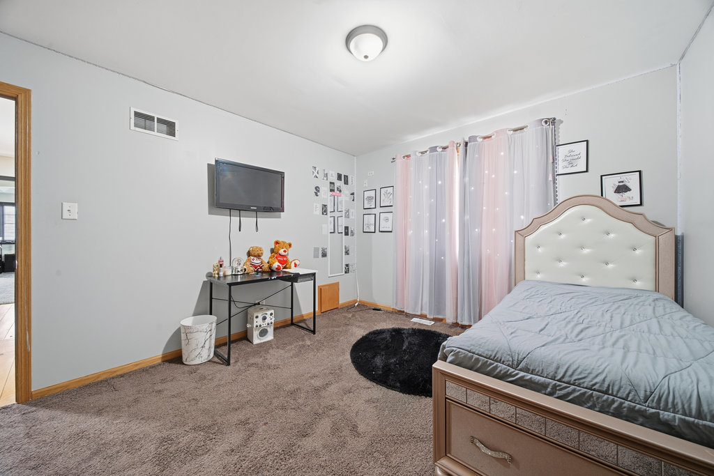 3742 Beech Street, Flossmoor, IL 60422