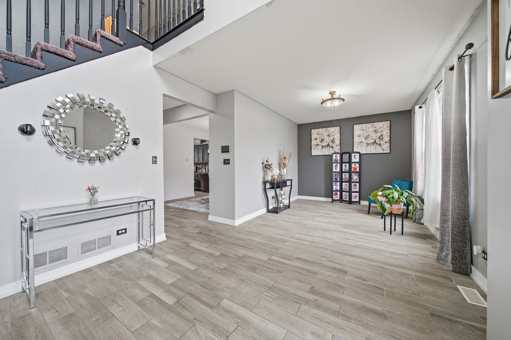 3742 Beech Street, Flossmoor, IL 60422