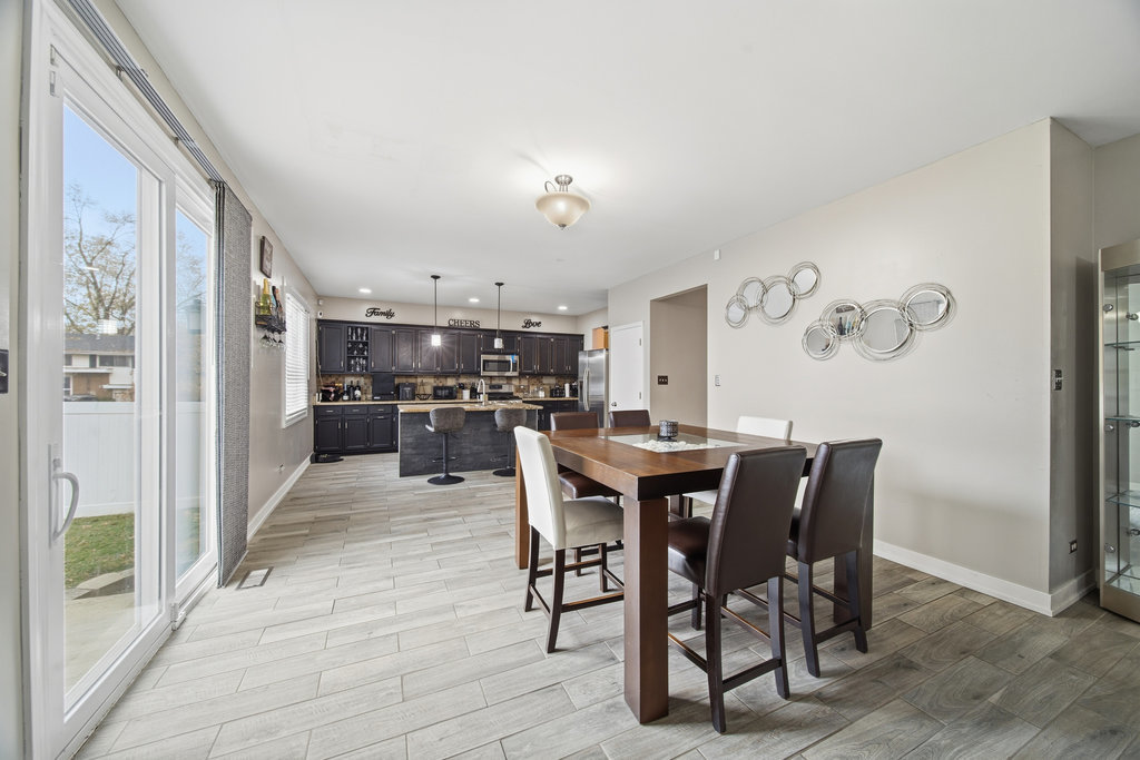 3742 Beech Street, Flossmoor, IL 60422