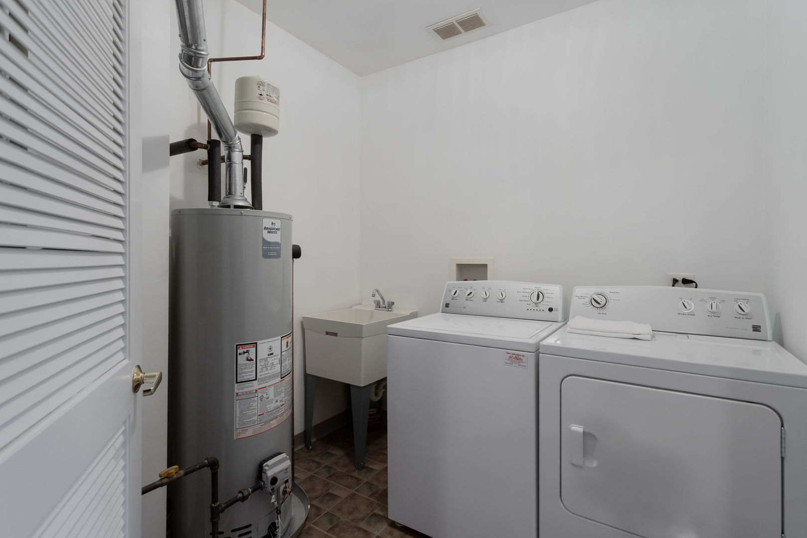 13128 Timber Trail #302, Palos Heights, IL 60463