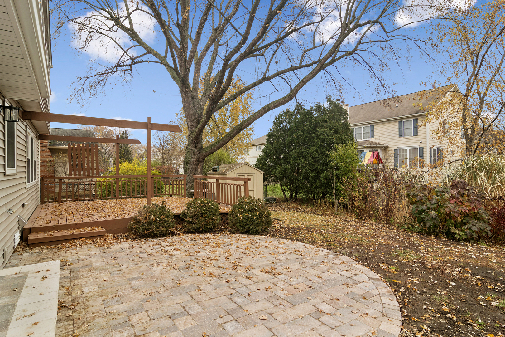 630 Woodhollow Lane, Buffalo Grove, IL 60089