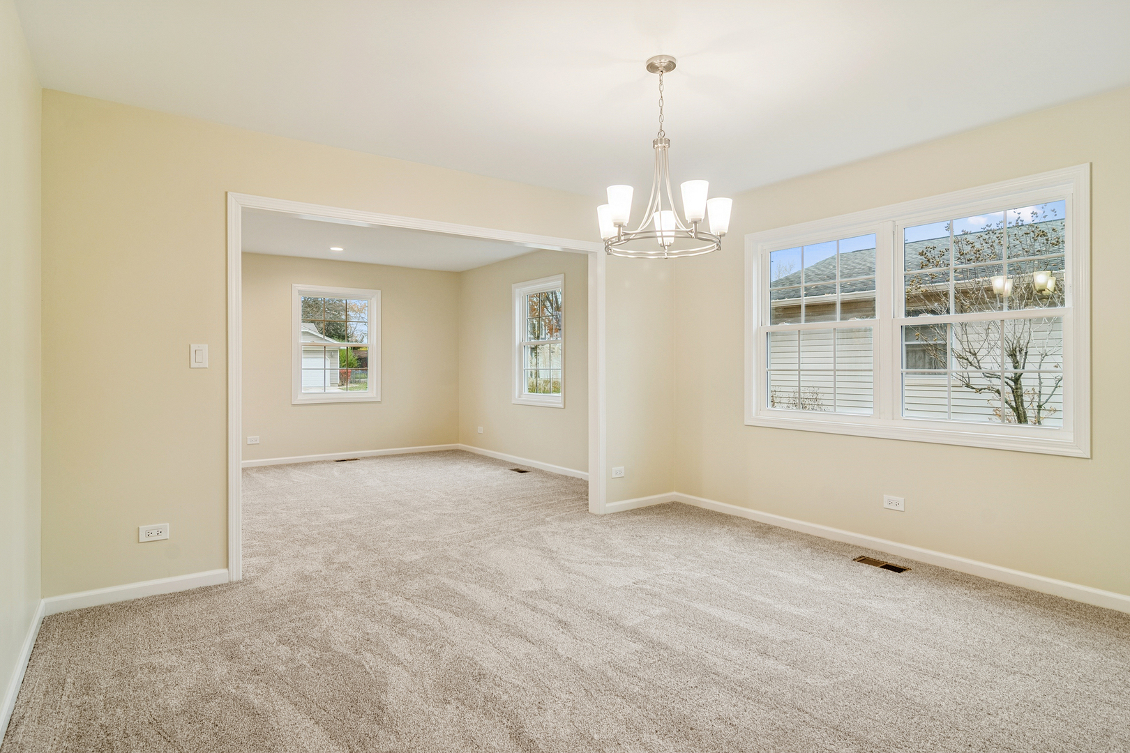 630 Woodhollow Lane, Buffalo Grove, IL 60089