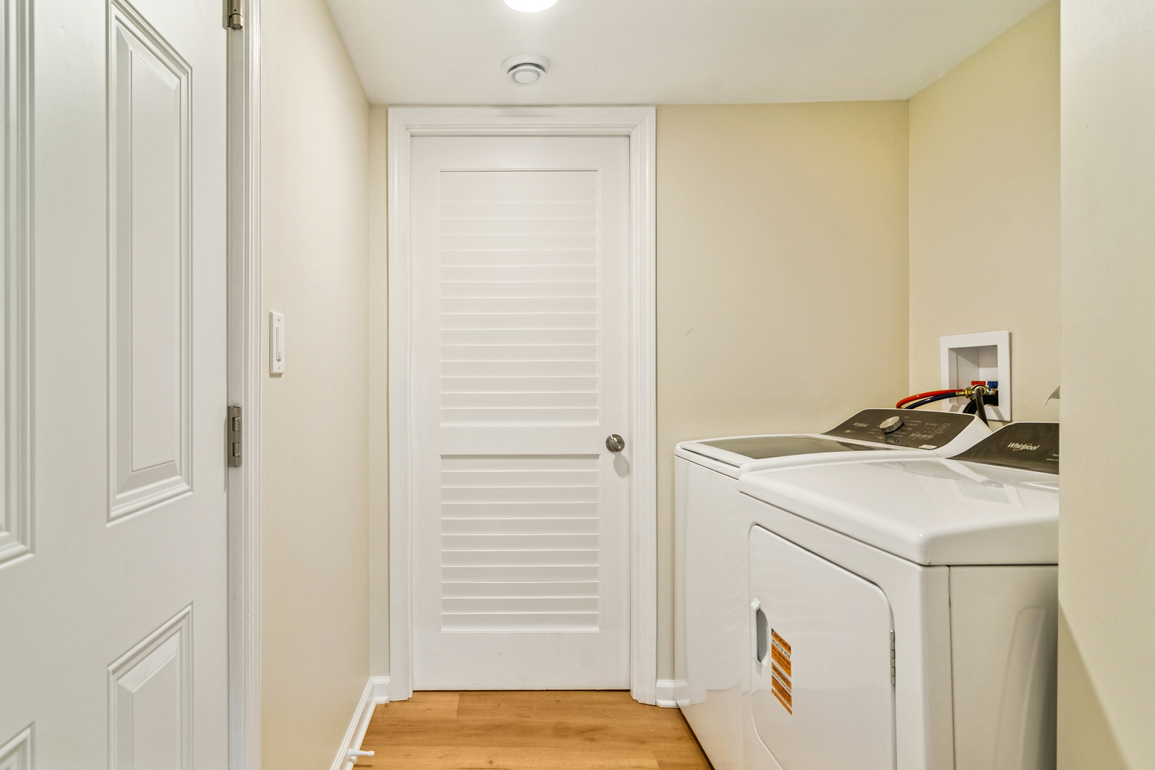 630 Woodhollow Lane, Buffalo Grove, IL 60089