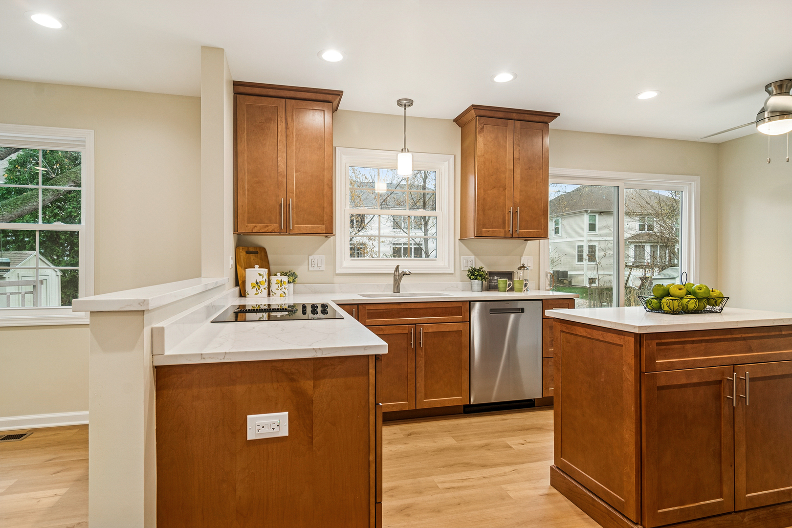 630 Woodhollow Lane, Buffalo Grove, IL 60089