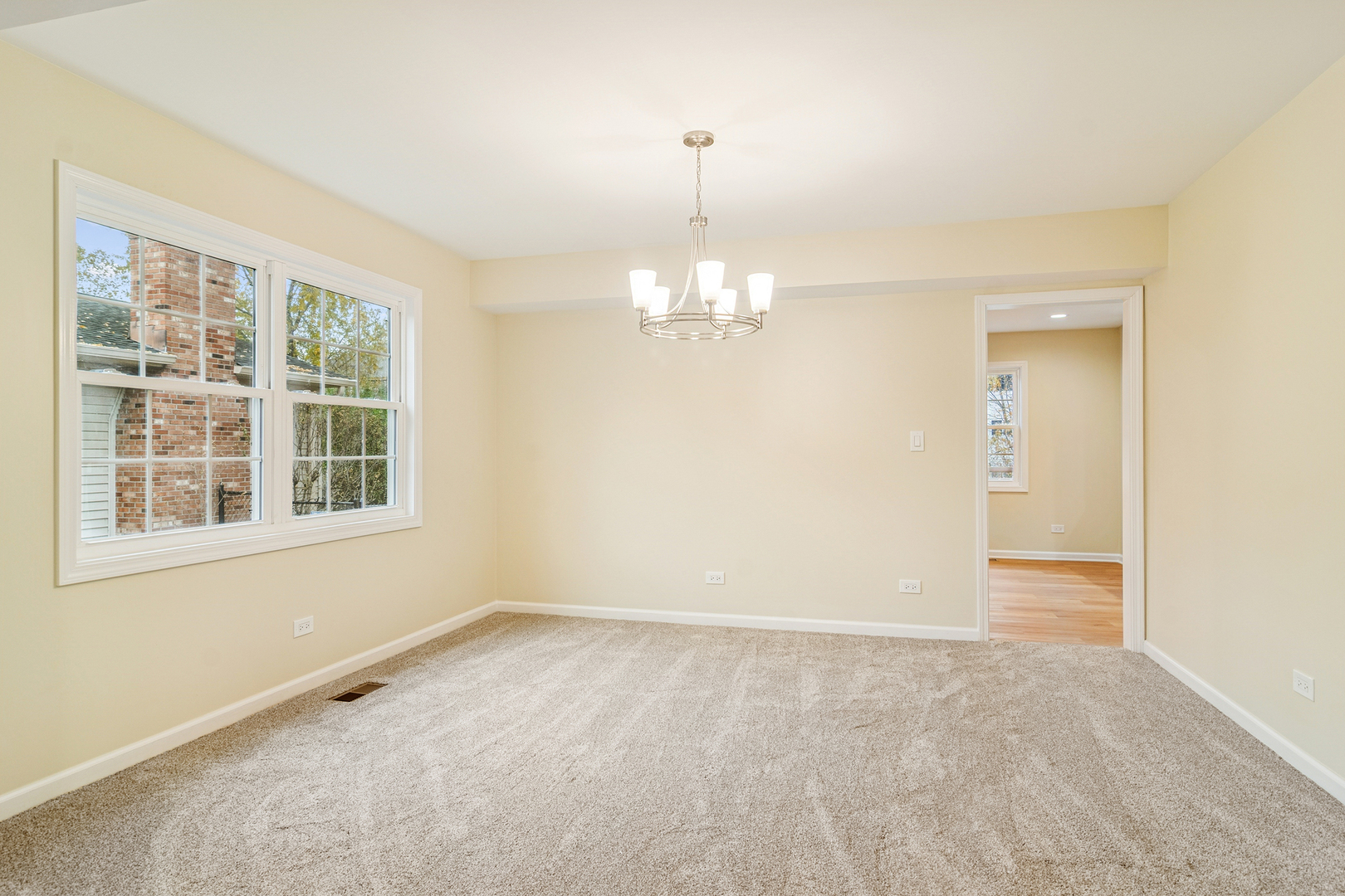 630 Woodhollow Lane, Buffalo Grove, IL 60089