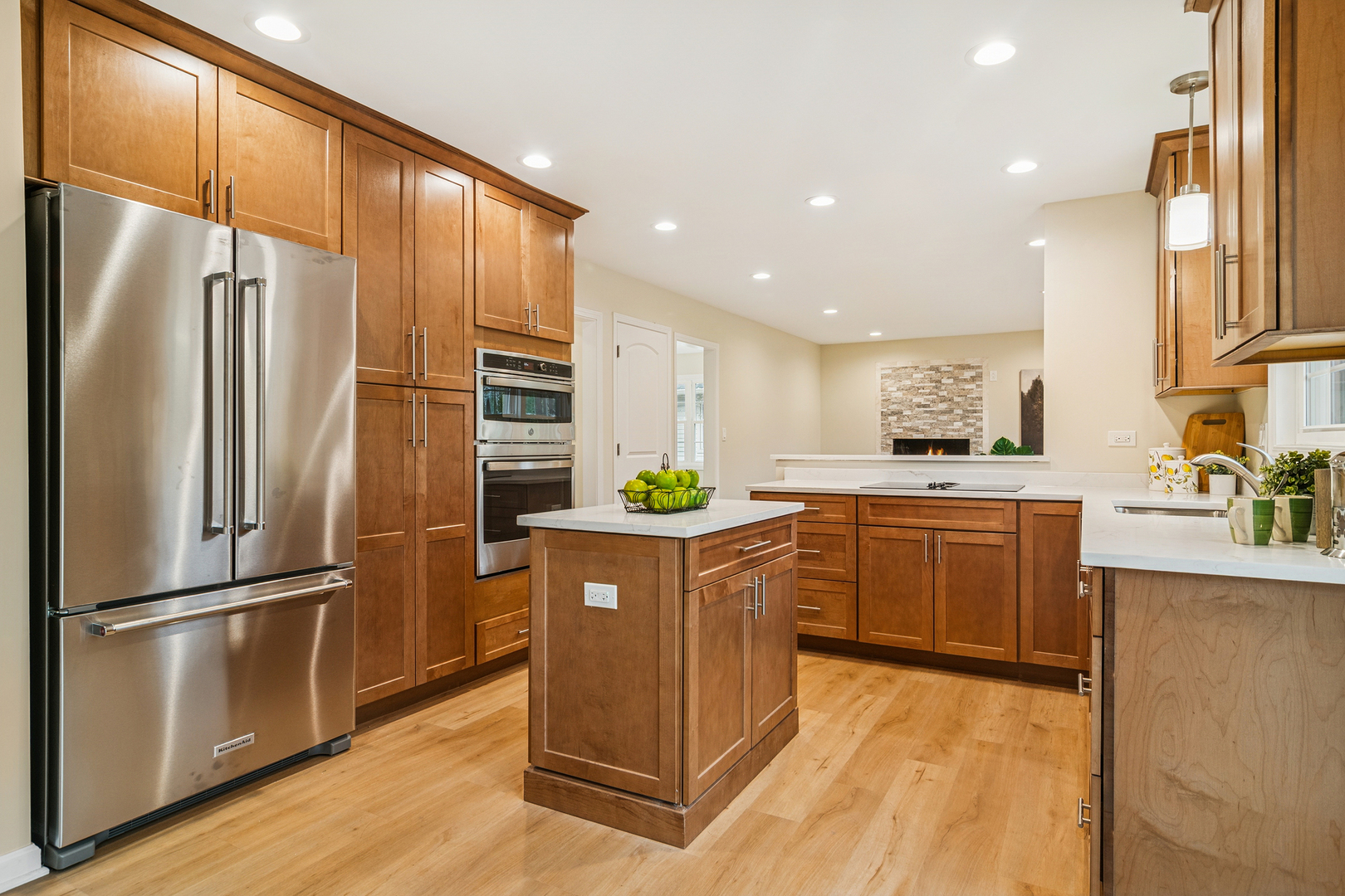 630 Woodhollow Lane, Buffalo Grove, IL 60089