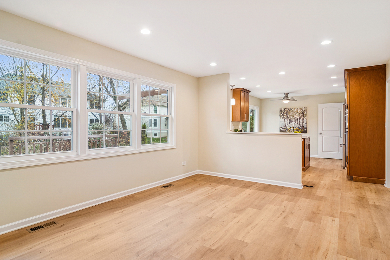 630 Woodhollow Lane, Buffalo Grove, IL 60089