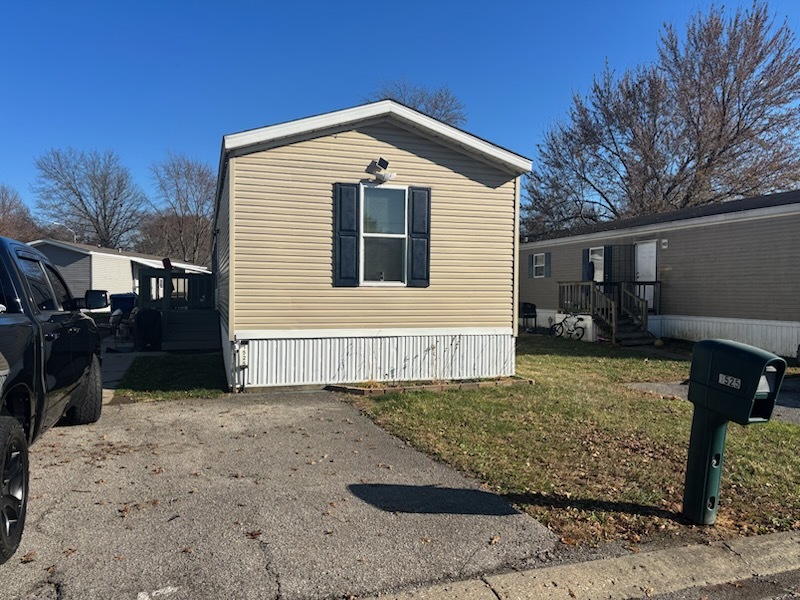 1525 E Iron Trail, Indianapolis, IN 46234