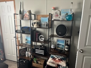 1525 E Iron Trail, Indianapolis, IN 46234