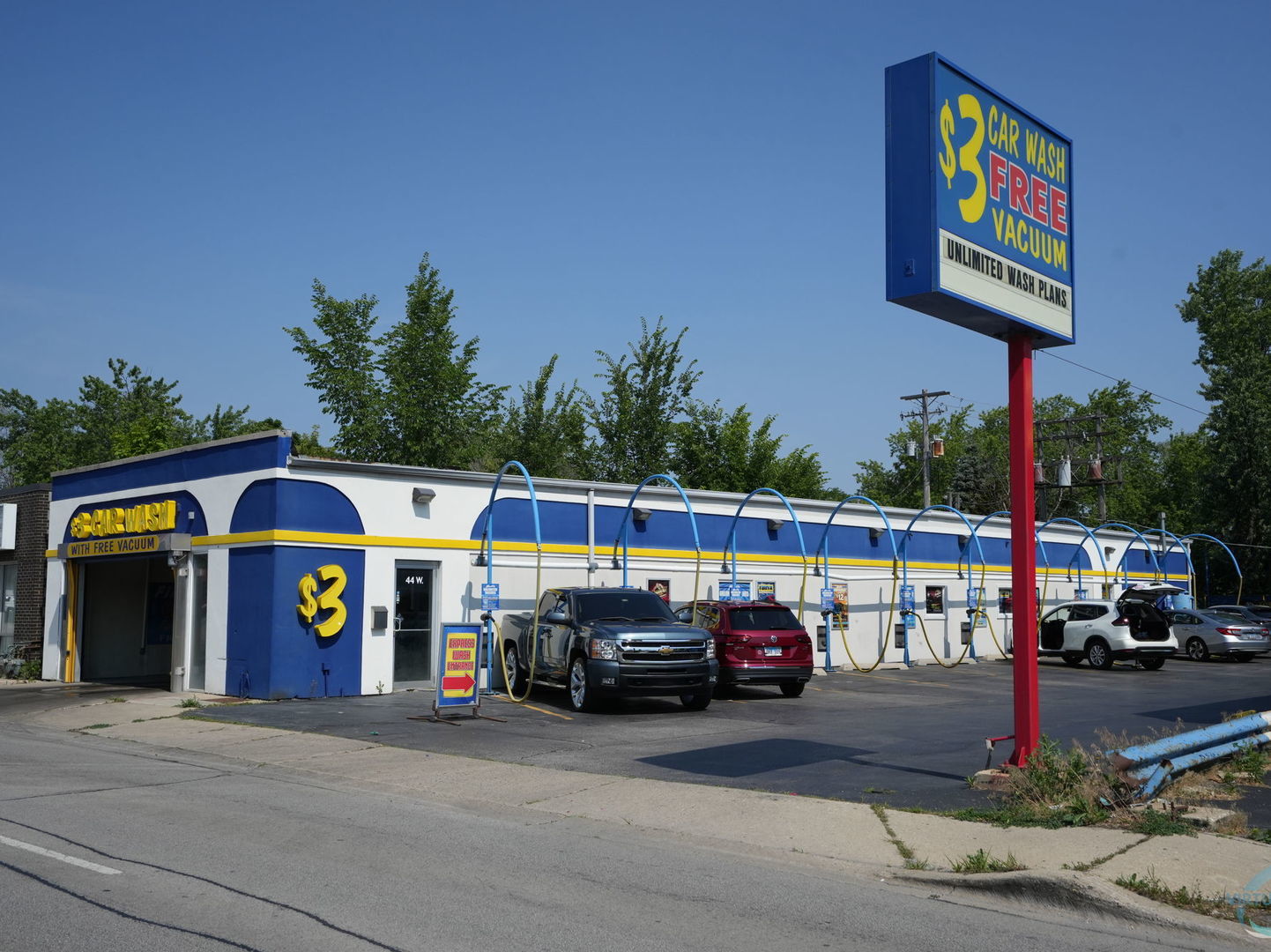 44 W St. Charles Road, Villa Park, IL 60181