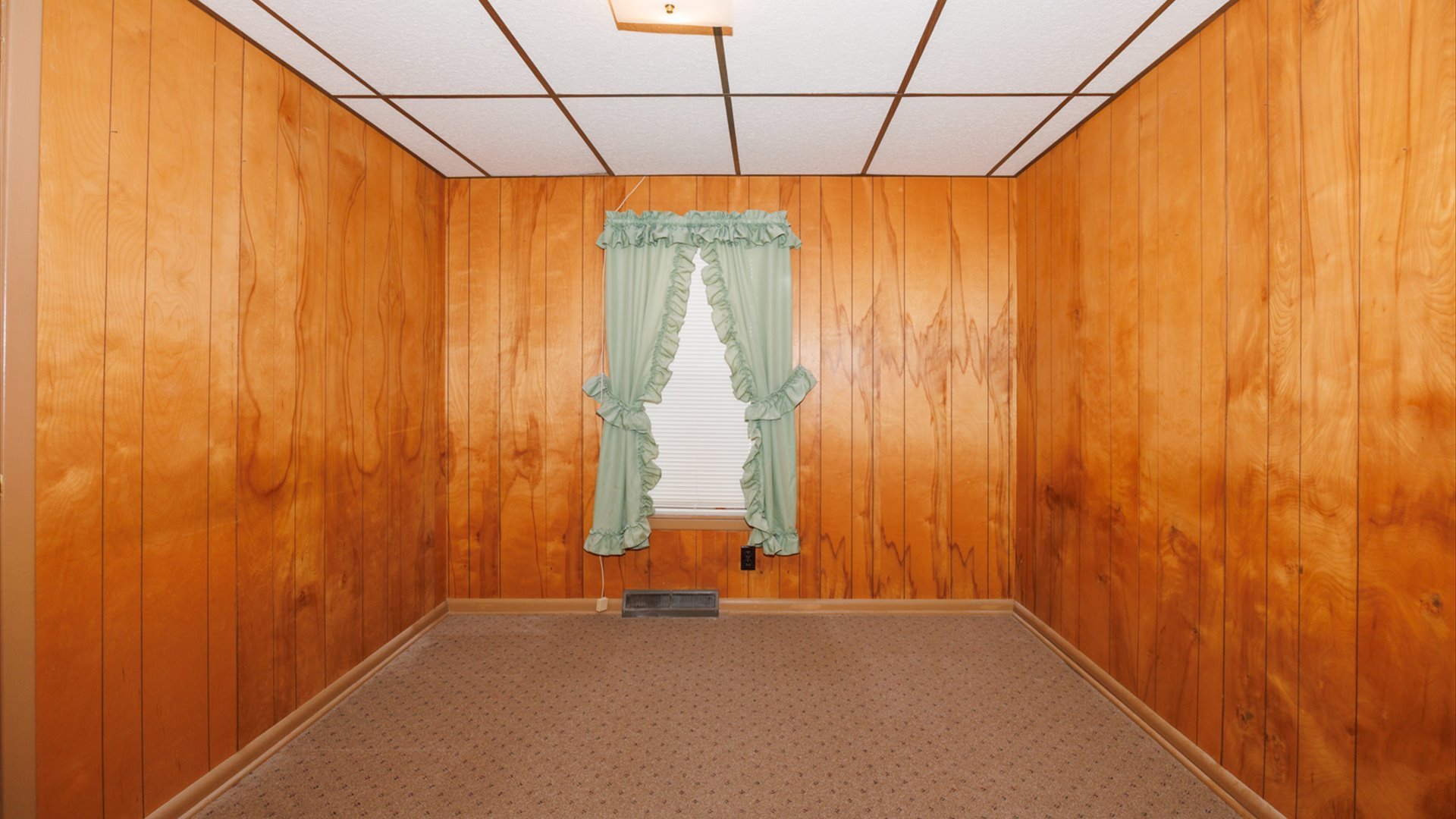 305 S Harrison Street, Colfax, IL 61728