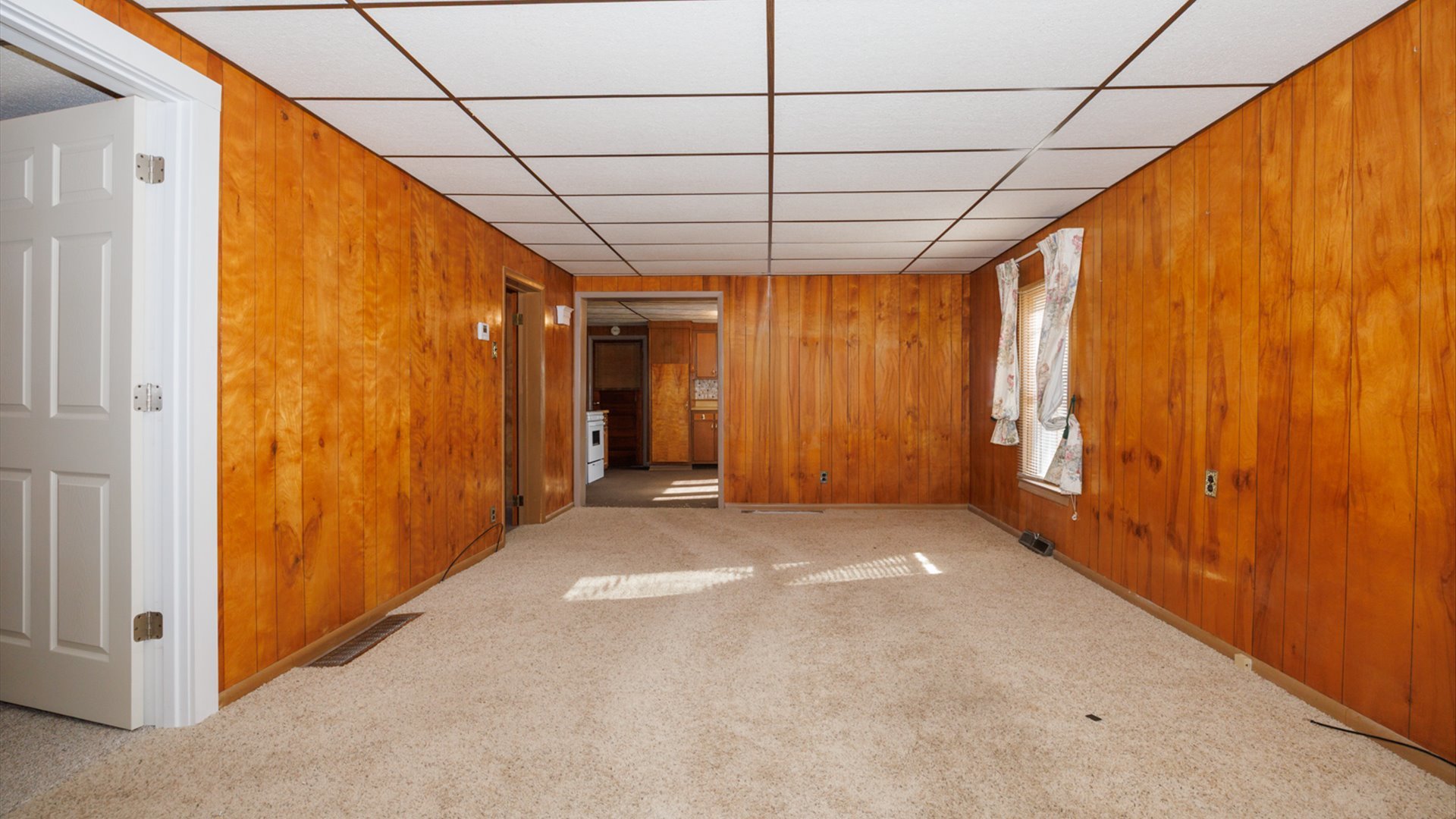 305 S Harrison Street, Colfax, IL 61728