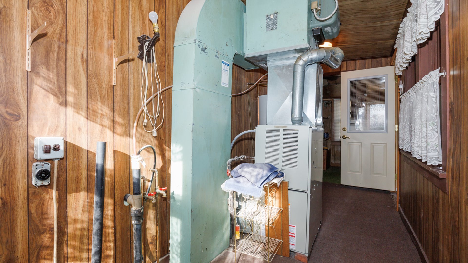 305 S Harrison Street, Colfax, IL 61728