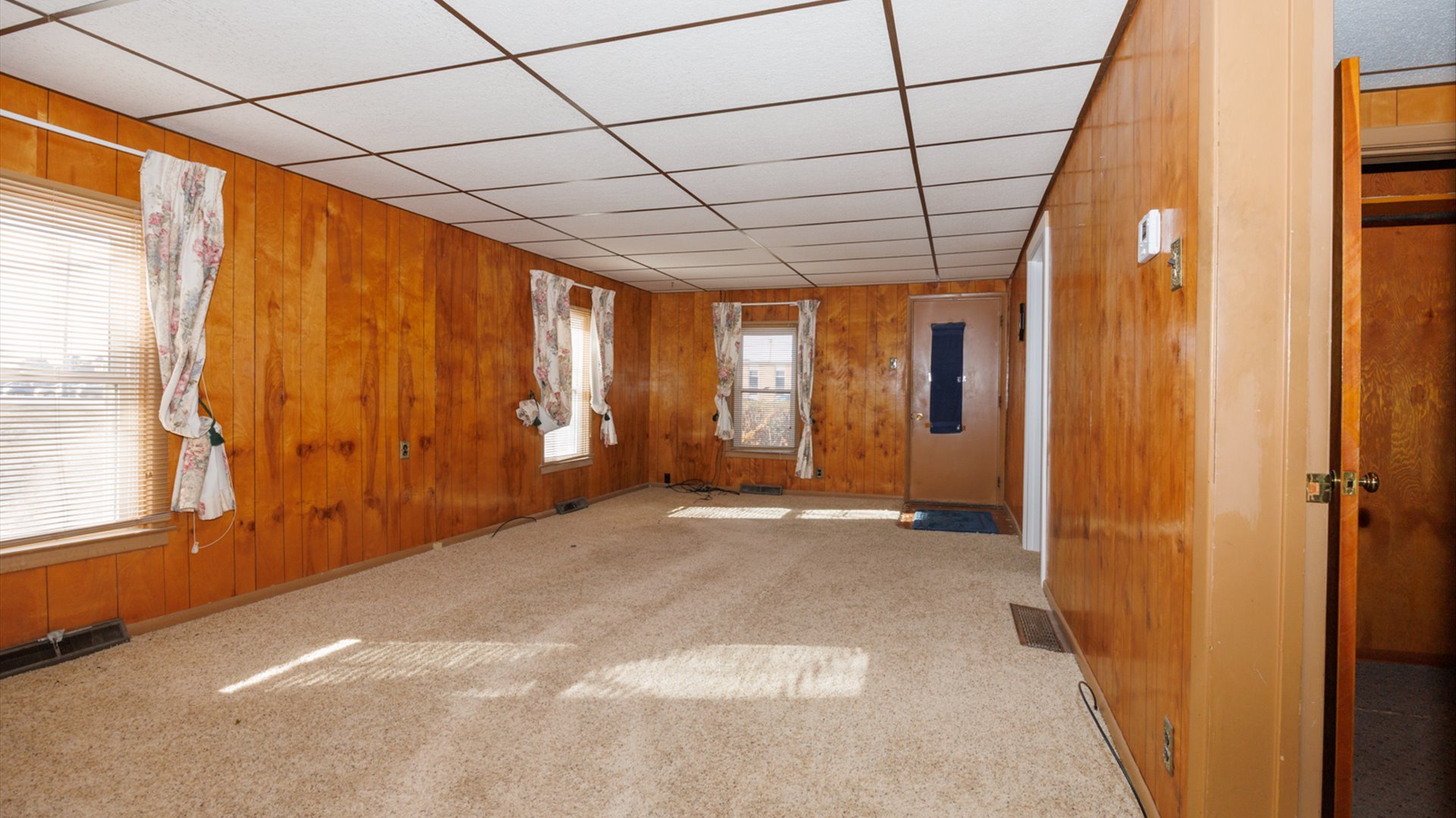 305 S Harrison Street, Colfax, IL 61728