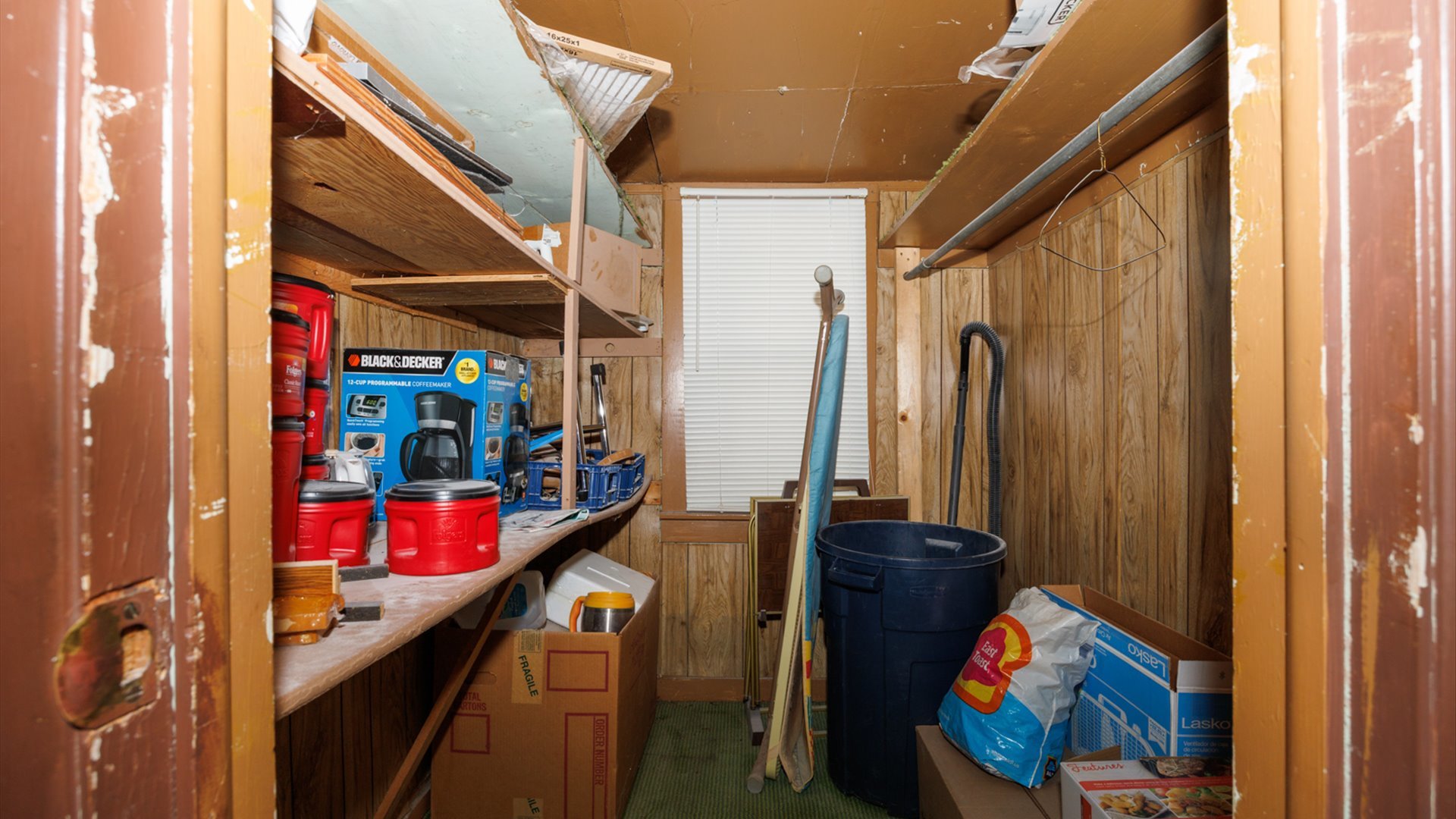 305 S Harrison Street, Colfax, IL 61728