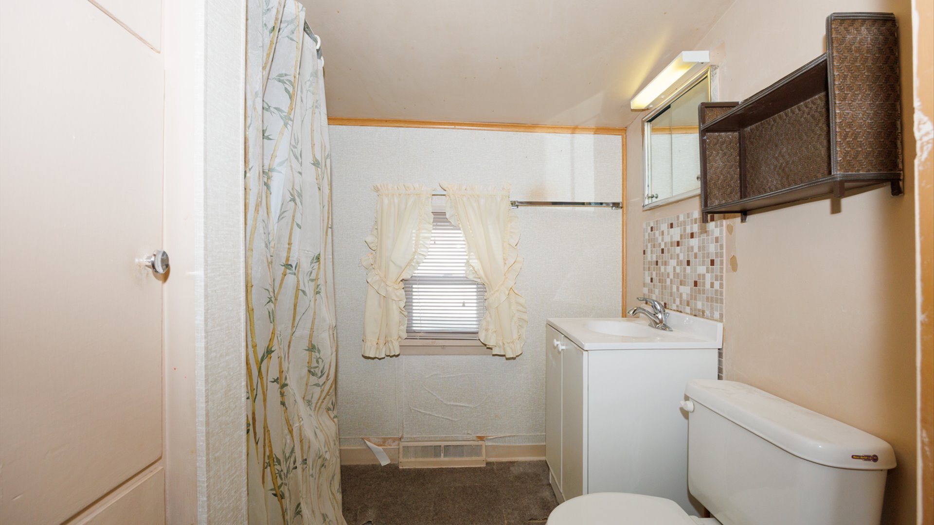 305 S Harrison Street, Colfax, IL 61728